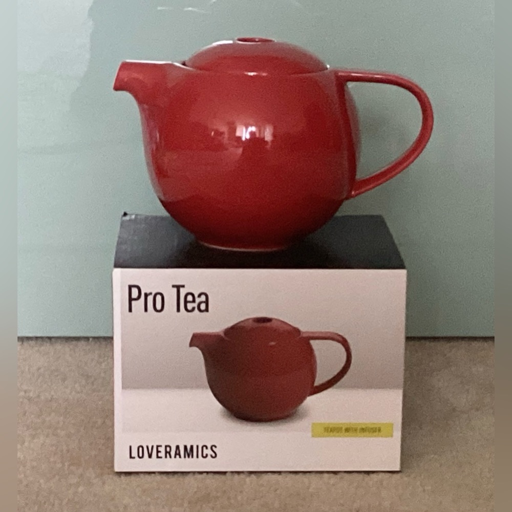 Teapot by Simon Stevens  (30.25 oz ceramic)